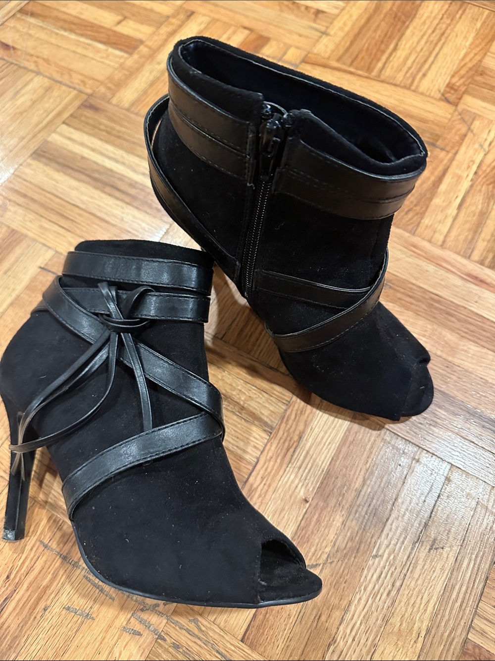 Suzy Shier Black Suede Open-Toe Strappy High-Heel Ankle Boots